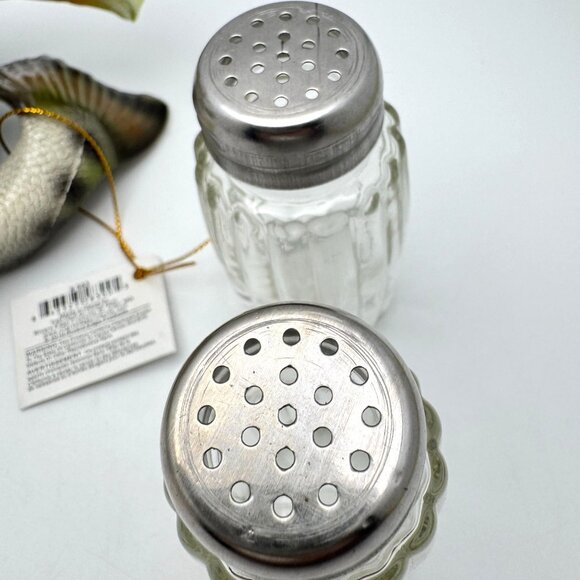 2019 Rivers Edge Bass Salt & Pepper Shaker Set Resin & Glass - Picture 13 of 14